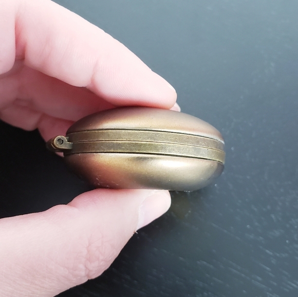 *Last Chance* Barbie Porcelain Hinged Box Compact + Powder Puff PHB Midwest - Picture 6 of 16